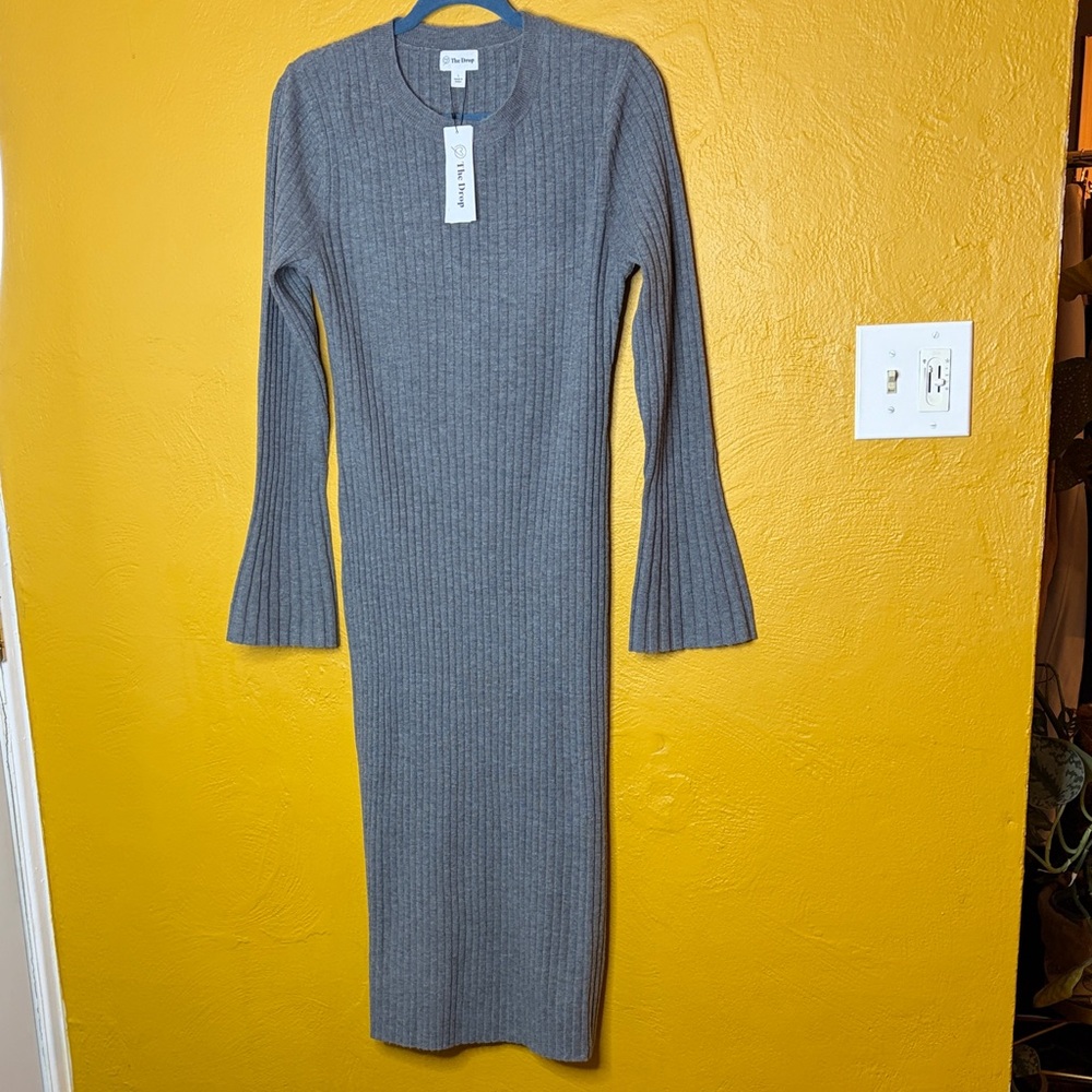 The Drop NWT Gray Ribbed Bodycon Knit Dress. Belle/flare sleeves, size L